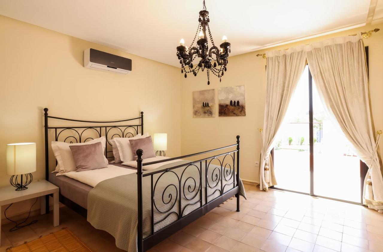 Tiguemine Sarah Hotel Douar Akkara Exterior foto